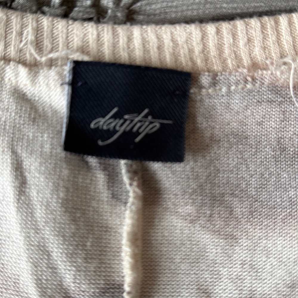 DAYTRIP Sz Large Beige Tie Waist top GUC B1313 - Picture 5 of 9